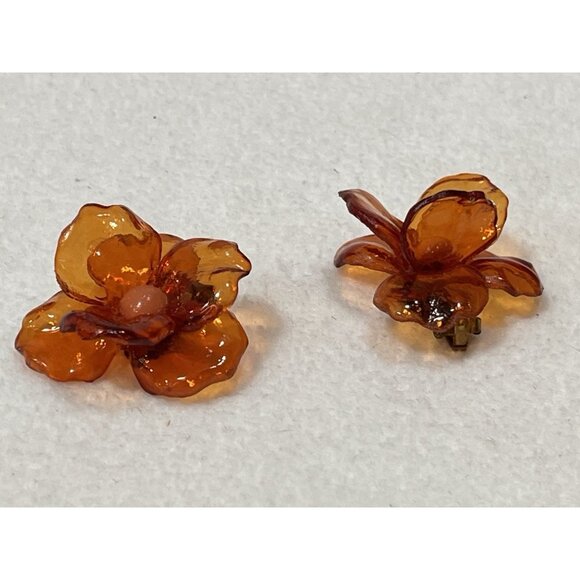 Vintage 1950s Amber Lucite Flower Clip On Earrings Retro Costume Jewelry - Picture 4 of 7